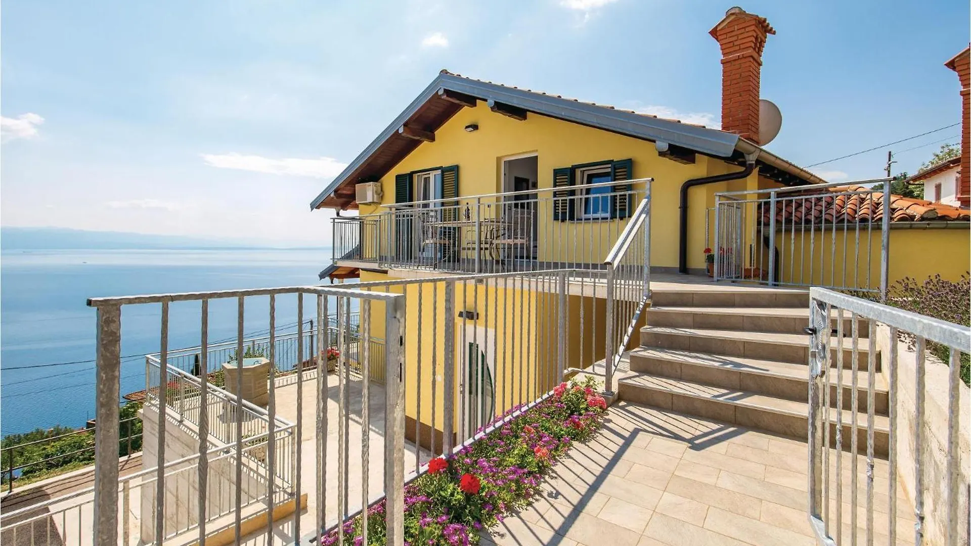2 Bedroom Pet Friendly Apartment In Lovran 0*,