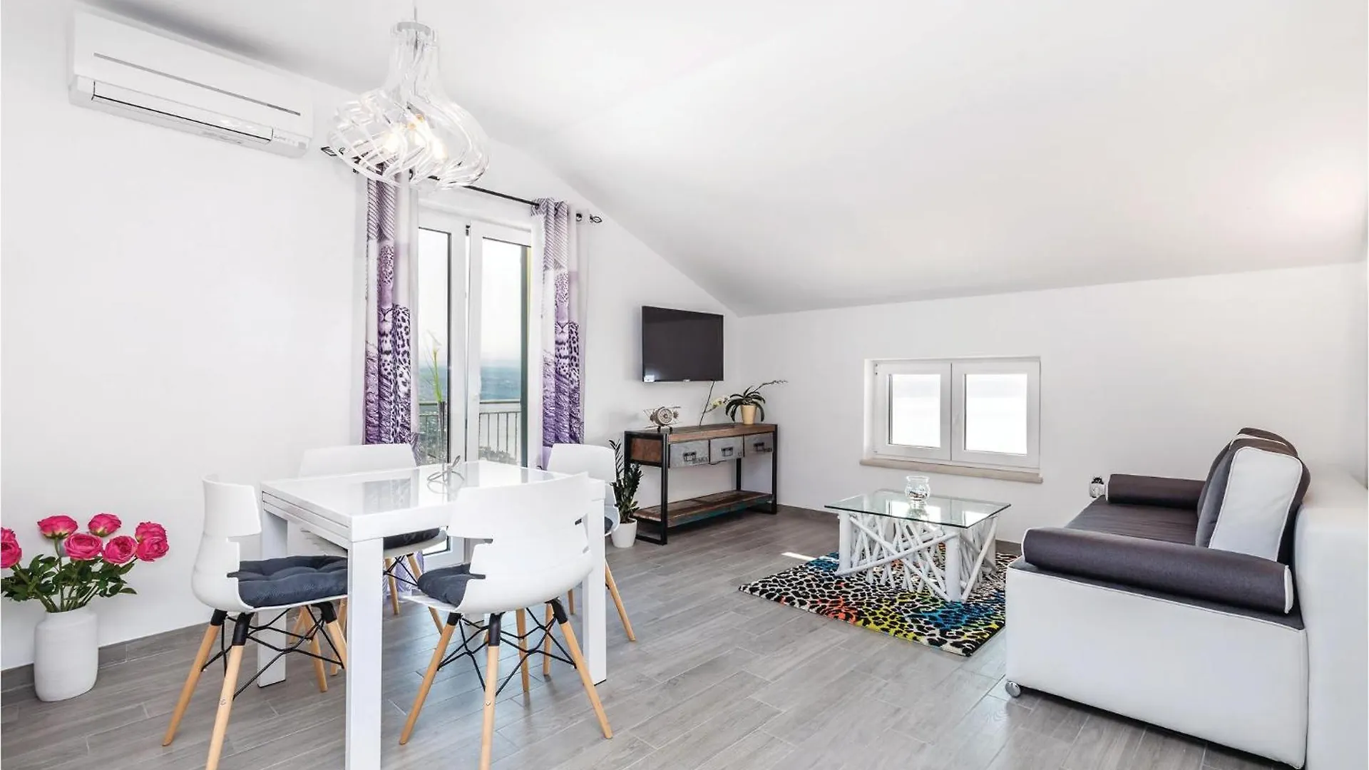 2 Bedroom Pet Friendly Apartment In Lovran