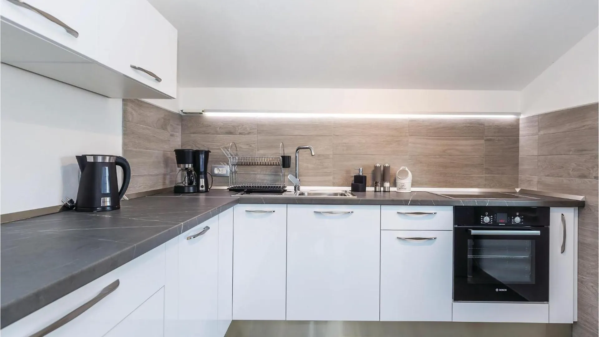 2 Bedroom Pet Friendly Apartment In Lovran