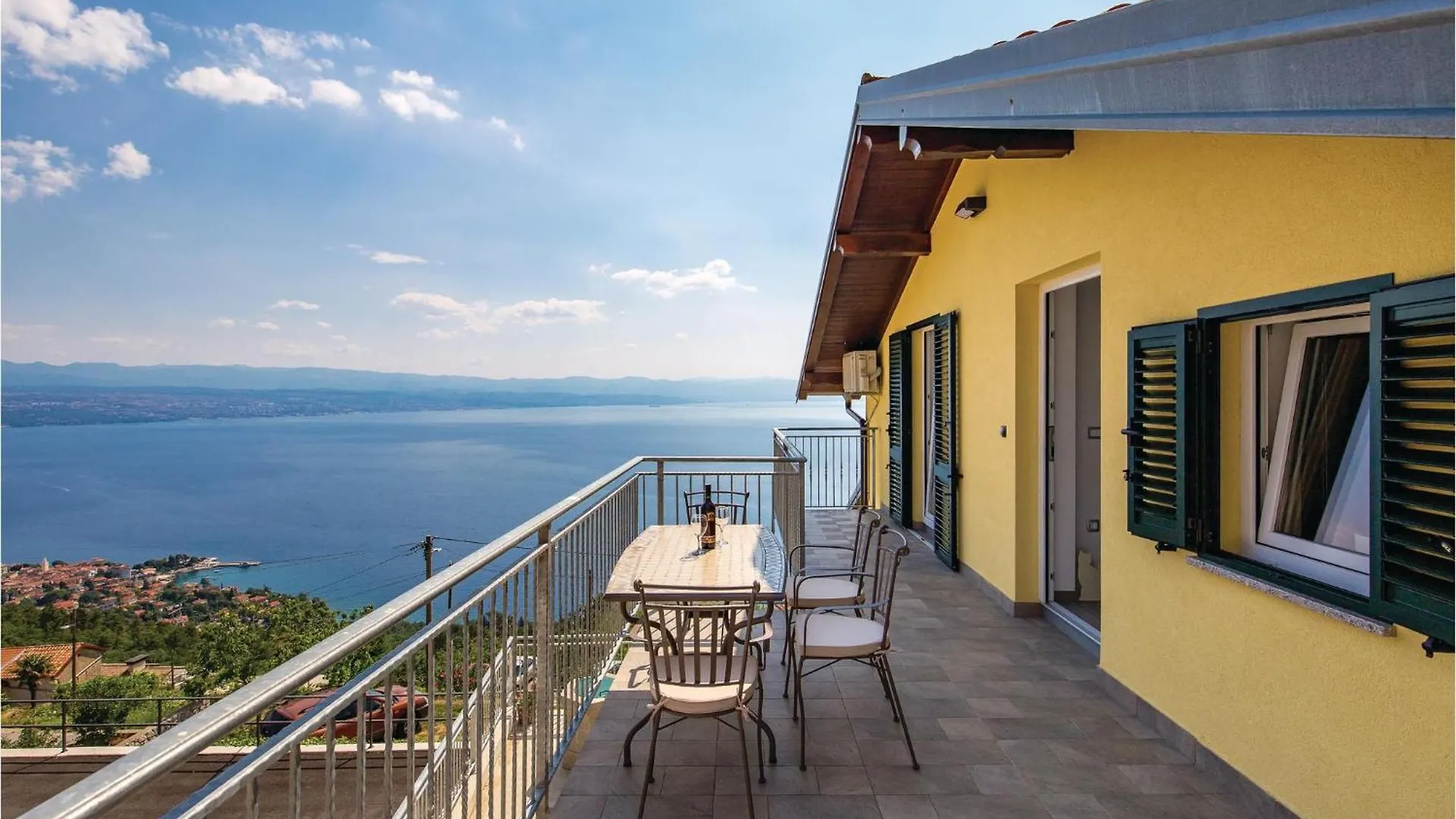 2 Bedroom Pet Friendly Apartment In Lovran